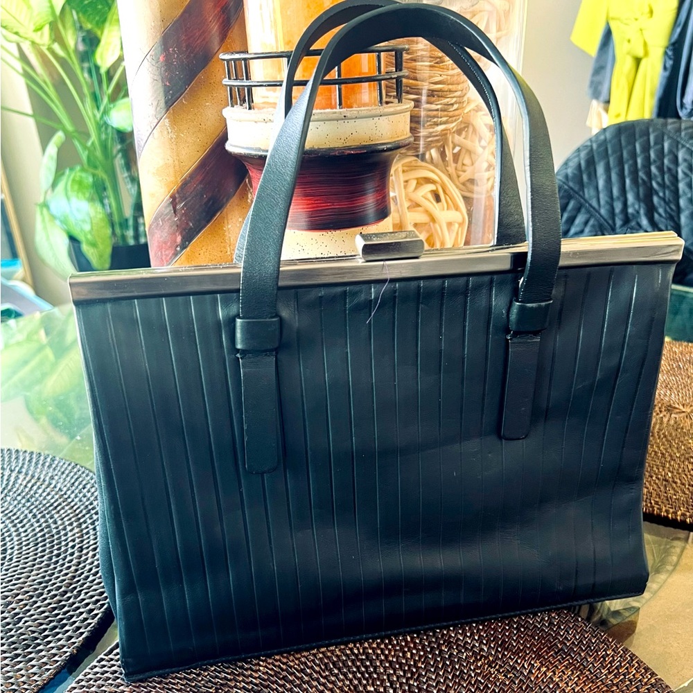 Lia Muna handbag